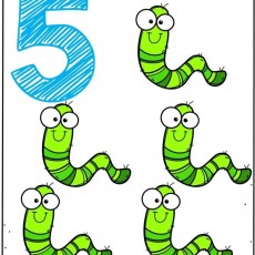 5 Sayısı ve 4 Gülen Yeşil Solucanlar Eğitici Materyali