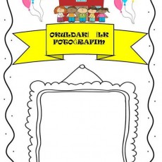 Okuldaki İlk Fotoğrafım Etiketi - Eğlenceli Okul Temalı Tasarım