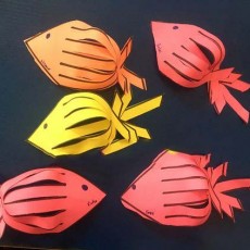 Kağıt Şekil Kesimleri: 5 Farklı Renkli Yaprak Deseni (Pembe, Sarı, Turuncu)