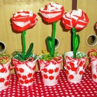  artık materyaller ,sınıf süsleri,kağit işleri,atatürk haftasi ,davetiye kartları, (50)