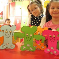 kagit işleri ,artık materyal ,sınıf süsü(1031)