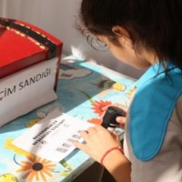 kagit işleri ,artık materyal ,sınıf süsü(1063)