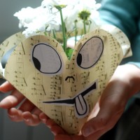 kagit işleri ,artık materyal ,sınıf süsü(1257)