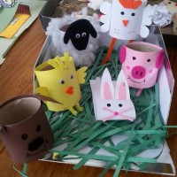 kagit işleri ,artık materyal ,sınıf süsü(662)