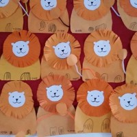 kagit işleri ,artık materyal ,sınıf süsü(683)