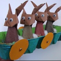 kagit işleri ,artık materyal ,sınıf süsü(946)