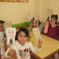 kagit işleri ,artık materyal ,sınıf süsü(968).JPG