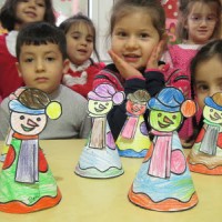 kagit işleri ,artık materyal ,sınıf süsü(972).JPG