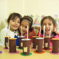 kagit işleri ,artık materyal ,sınıf süsü(976).JPG