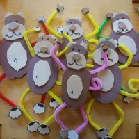 okul öncesi kağit işleri ,duvar süsü ,suluboya çalişması (144)