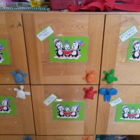 okul öncesi kağit işleri ,duvar süsü ,suluboya çalişması (282)