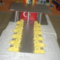 okul öncesi kağit işleri ,duvar süsü ,suluboya çalişması (365)