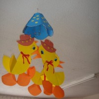 okul öncesi kağit işleri ,duvar süsü ,suluboya çalişması (43)