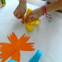 okul öncesi kağit işleri ,duvar süsü ,suluboya çalişması (66)