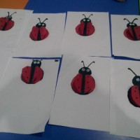 okul öncesınde kağit işler, duvar süsü ,davetiye kartları ,suluboya  çalişması (4472)