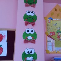 okul öncesınde kağit işler, duvar süsü ,davetiye kartları ,suluboya  çalişması (4524)