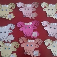 okul öncesınde kağit işler, duvar süsü ,davetiye kartları ,suluboya  çalişması (4638)