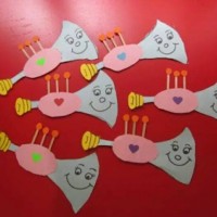 okul öncesınde kağit işler, duvar süsü ,davetiye kartları ,suluboya  çalişması (4653)