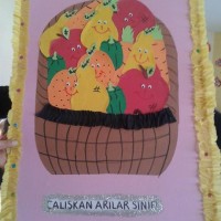 okul öncesınde kağit işler, duvar süsü ,davetiye kartları ,suluboya  çalişması (4819)