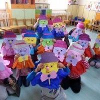 okul öncesınde kağit işler, duvar süsü ,davetiye kartları ,suluboya  çalişması (4843)