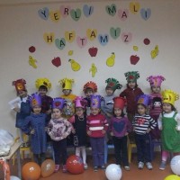 okul öncesınde kağit işler, duvar süsü ,davetiye kartları ,suluboya  çalişması (4858)