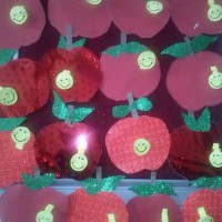 okul öncesınde kağit işler, duvar süsü ,davetiye kartları ,suluboya  çalişması (4907)