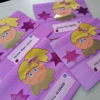 okul öncesınde kağit işler, duvar süsü ,davetiye kartları ,suluboya  çalişması (4919)