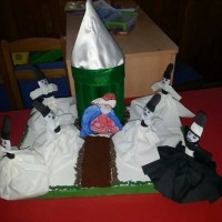 okul öncesınde kağit işler, duvar süsü ,davetiye kartları ,suluboya  çalişması (4926)