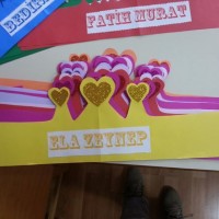 okul öncesınde kağit işler, duvar süsü ,davetiye kartları ,suluboya  çalişması (4946)