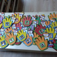 okul öncesınde kağit işler, duvar süsü ,davetiye kartları ,suluboya  çalişması (4959)