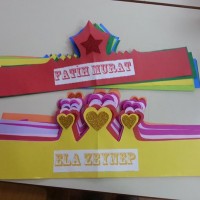 okul öncesınde kağit işler, duvar süsü ,davetiye kartları ,suluboya  çalişması (4971)