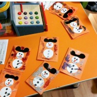 okul öncesınde kağit işler, duvar süsü ,davetiye kartları ,suluboya  çalişması (5130)