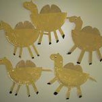 okul öncesınde kağit işler, duvar süsü ,davetiye kartları ,suluboya  çalişması (5372)