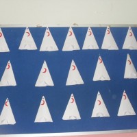 okul öncesınde kağit işler, duvar süsü ,davetiye kartları ,suluboya  çalişması (5473)