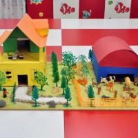 okul öncesınde kağit işler, duvar süsü ,davetiye kartları ,suluboya  çalişması (5676)