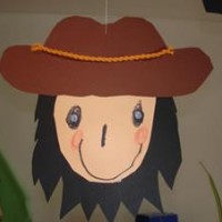 okul öncesınde kağit işler, duvar süsü ,davetiye kartları ,suluboya  çalişması (5707)