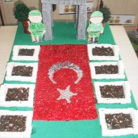 okul öncesınde kağit işler, duvar süsü ,davetiye kartları ,suluboya  çalişması (5719)