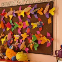 okul öncesınde kağit işler, duvar süsü ,davetiye kartları ,suluboya  çalişması (5776)