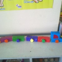 okul öncesınde kağit işler, duvar süsü ,davetiye kartları ,suluboya  çalişması (5788)