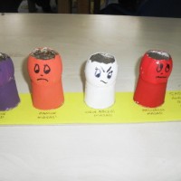 okul öncesınde kağit işler, duvar süsü ,davetiye kartları ,suluboya  çalişması (5799)