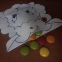 okul öncesınde kağit işler, duvar süsü ,davetiye kartları ,suluboya  çalişması (5837)