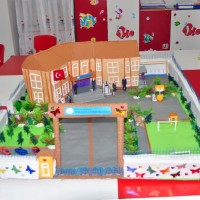 okul öncesınde kağit işler, duvar süsü ,davetiye kartları ,suluboya  çalişması (5851)