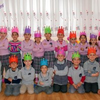 okul öncesınde kağit işler, duvar süsü ,davetiye kartları ,suluboya  çalişması (5905)