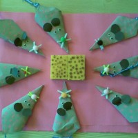 okul öncesınde kağit işler, duvar süsü ,davetiye kartları ,suluboya  çalişması (5956)