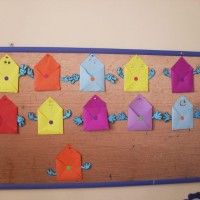 okul öncesınde kağit işler, duvar süsü ,davetiye kartları ,suluboya  çalişması (6037)