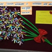 okul öncesınde kağit işler, duvar süsü ,davetiye kartları ,suluboya  çalişması (6550)