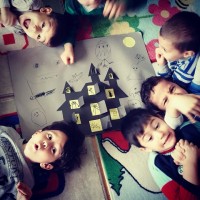 okul öncesınde kağit işler, duvar süsü ,davetiye kartları ,suluboya  çalişması (6638)