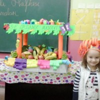 okul öncesınde kağit işler, duvar süsü ,davetiye kartları ,suluboya  çalişması (6722)