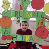 okul öncesınde kağit işler, duvar süsü ,davetiye kartları ,suluboya  çalişması (6834)