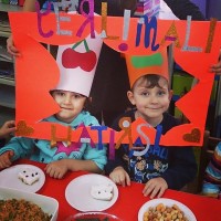 okul öncesınde kağit işler, duvar süsü ,davetiye kartları ,suluboya  çalişması (6903)